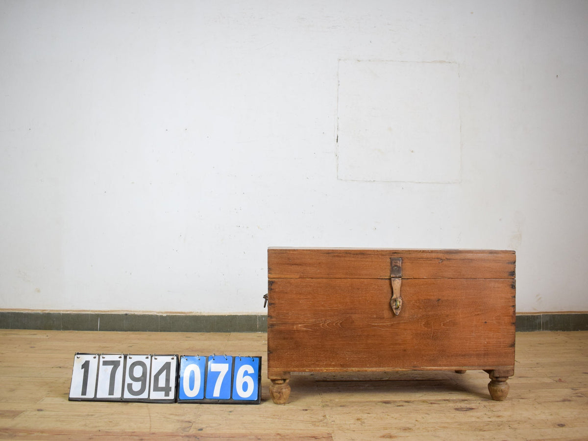 Vintage Antique Wooden Blanket Chest Box Trunk Coffee Table