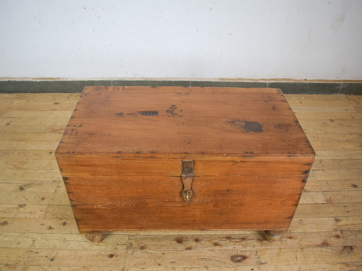 Vintage Antique Wooden Blanket Chest Box Trunk Coffee Table