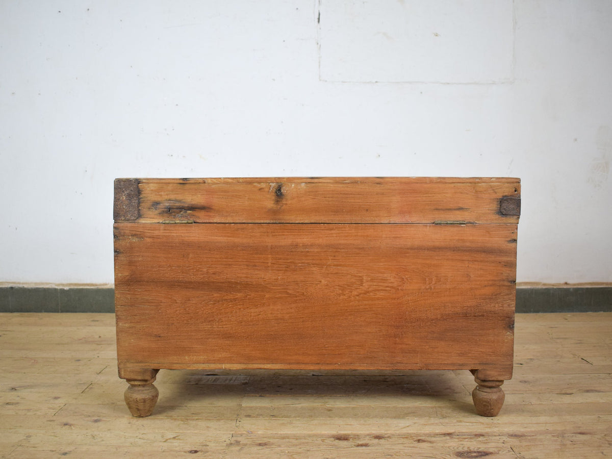Vintage Antique Wooden Blanket Chest Box Trunk Coffee Table