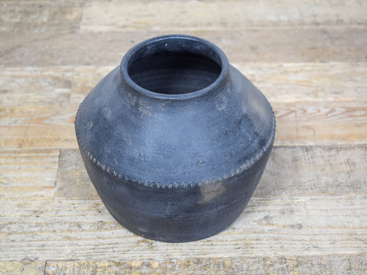 Handmade Antique Design Black Clay Pot Urn