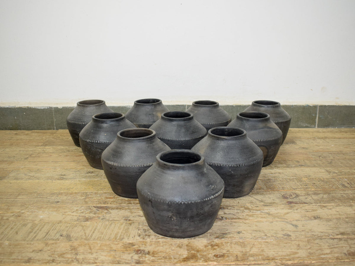 Handmade Antique Design Black Clay Pot Urn