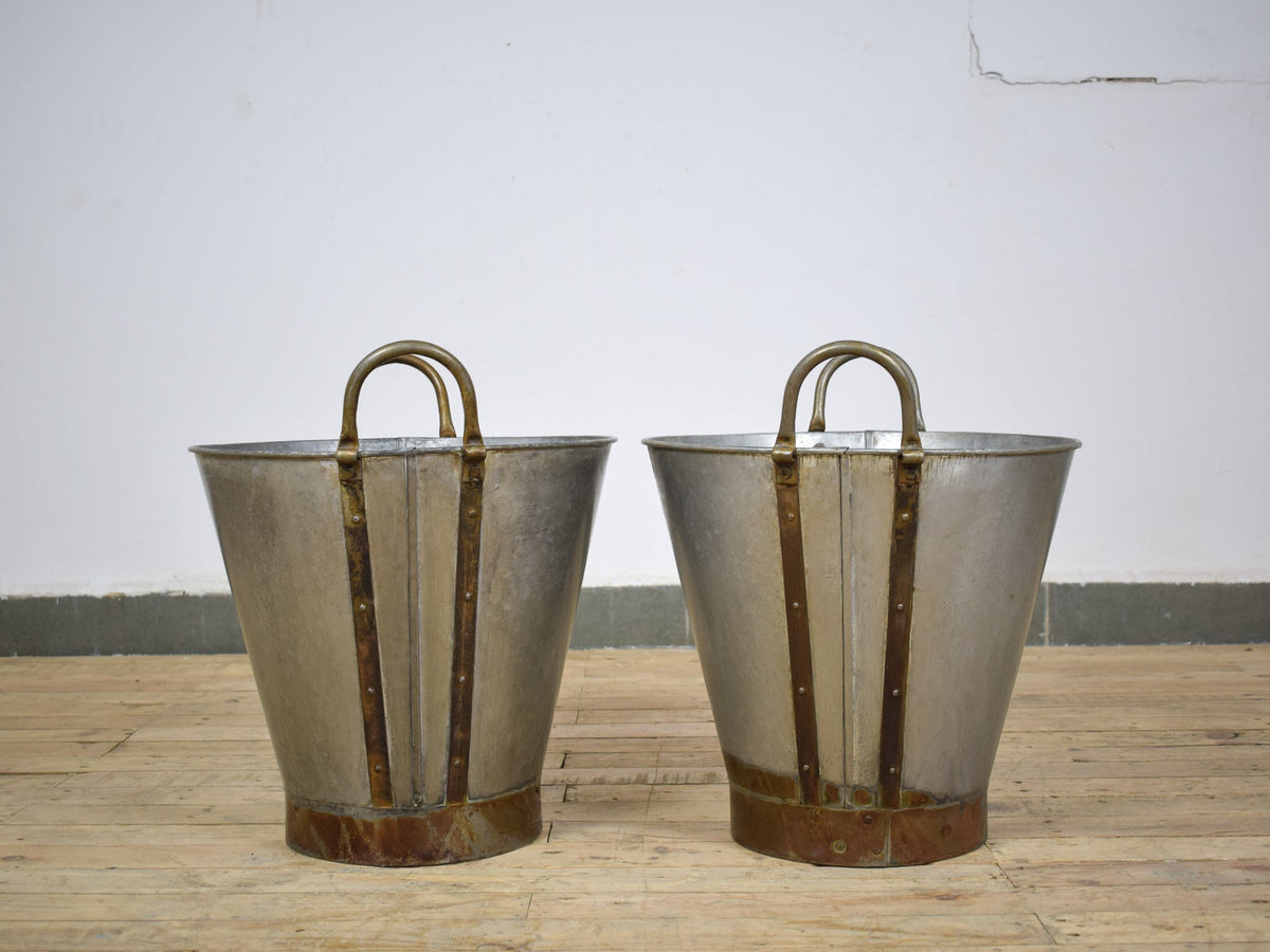 MILLWARDS® Handmade Vintage Style Galvanised Metal Olive Bucket Planter - 40 cm
