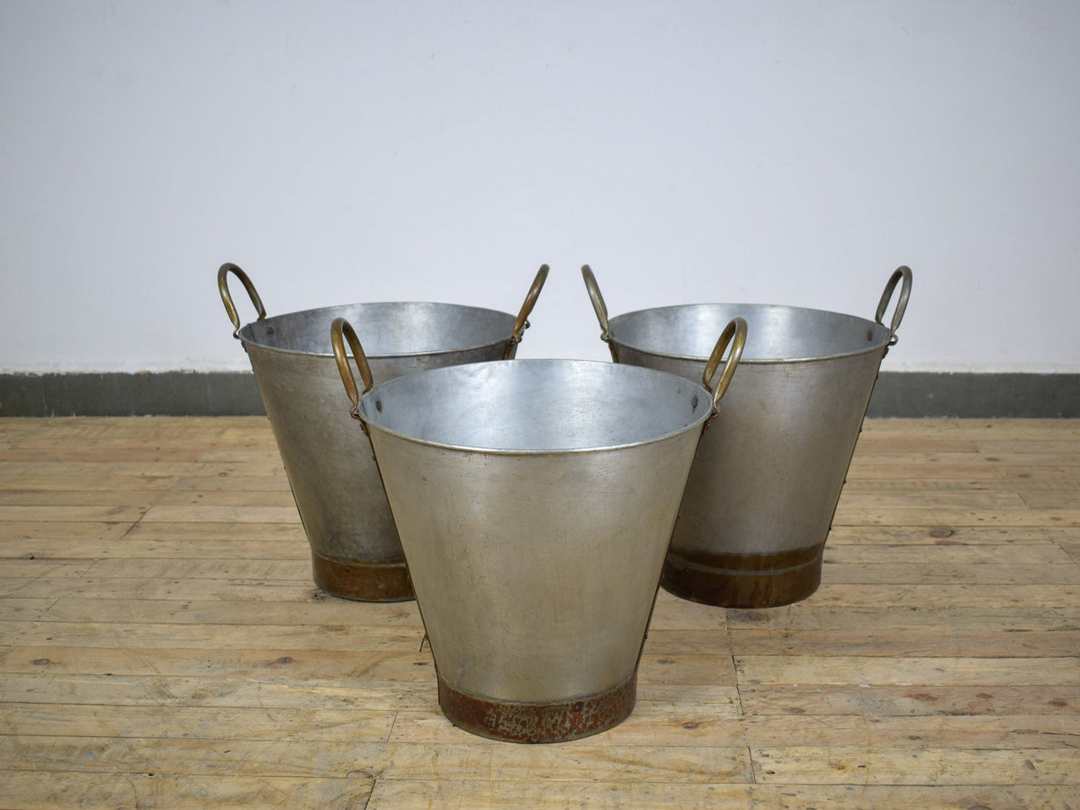 MILLWARDS® Handmade Vintage Style Galvanised Metal Olive Bucket Planter - 40 cm