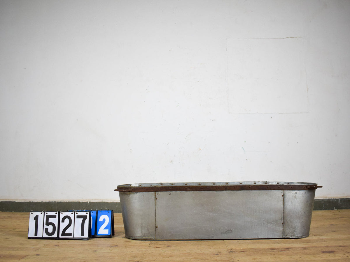 MILLWARDS® Handmade Vintage Style Large Galvanised Metal Bath Trough Planter