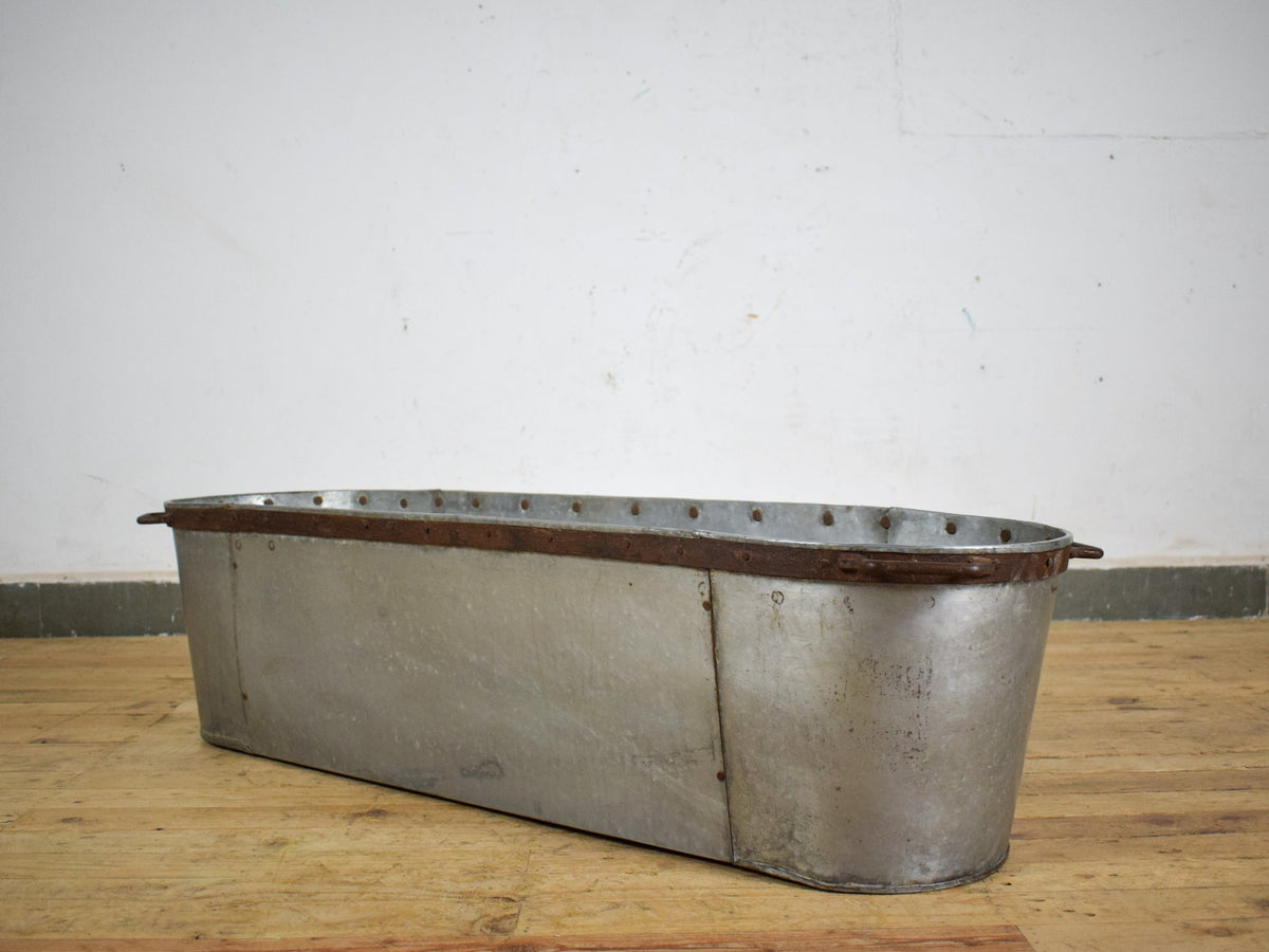 MILLWARDS® Handmade Vintage Style Large Galvanised Metal Bath Trough Planter