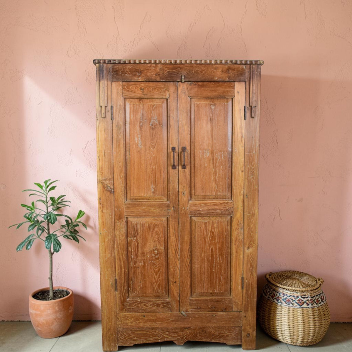 Vintage Rustic Hard Wood Fitted Interior Cupboard Cabinet Storage