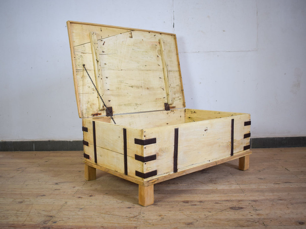 Vintage Rustic Wooden Chest Box Coffee Table