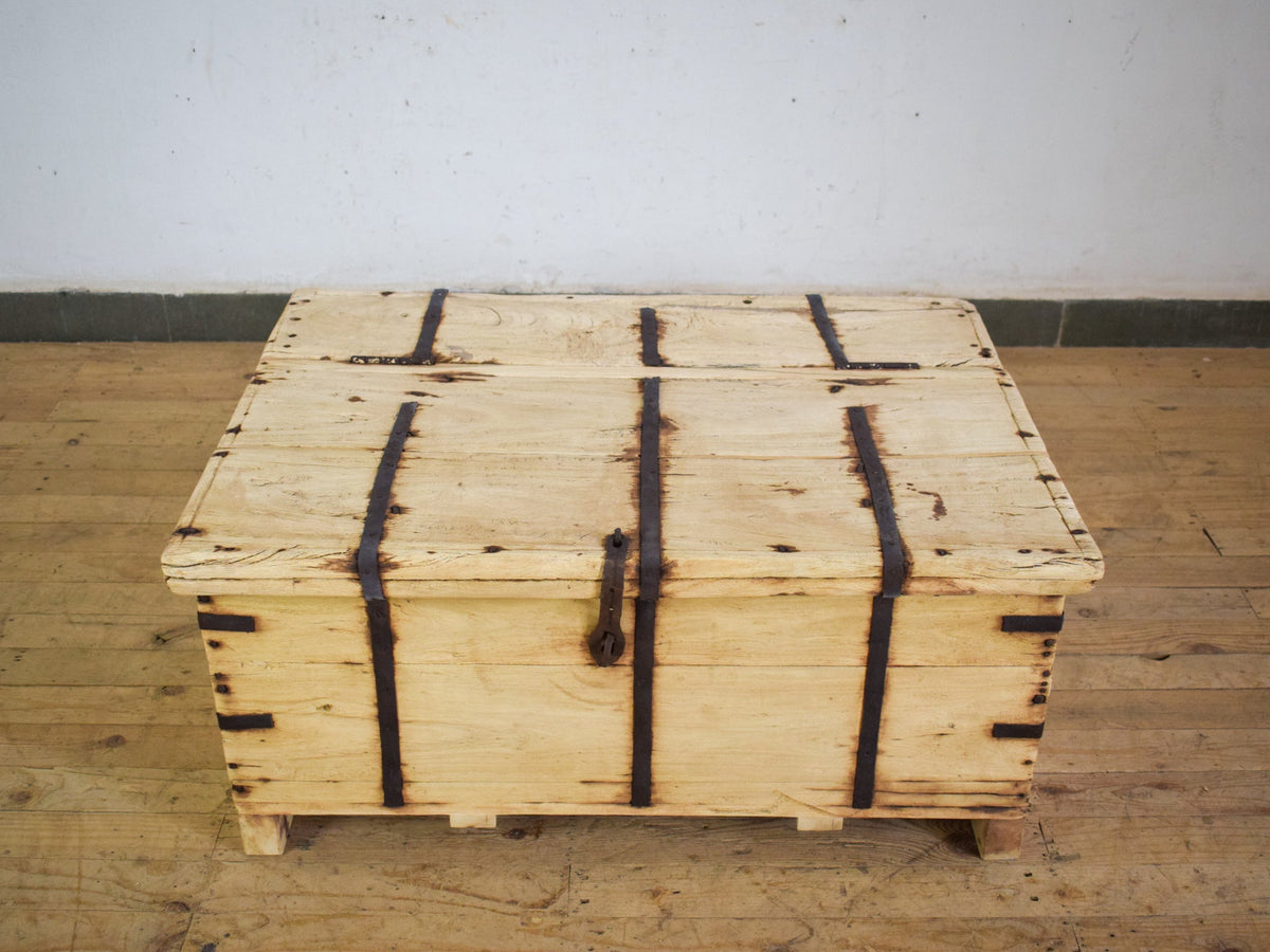 Vintage Rustic Wooden Chest Box Coffee Table