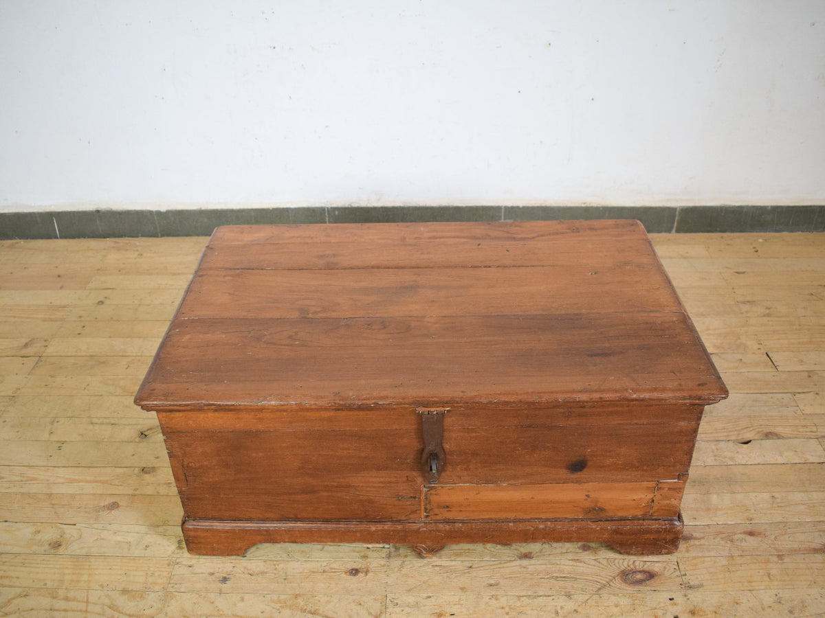 Antique Rustic Wooden Chest Box Coffee Table