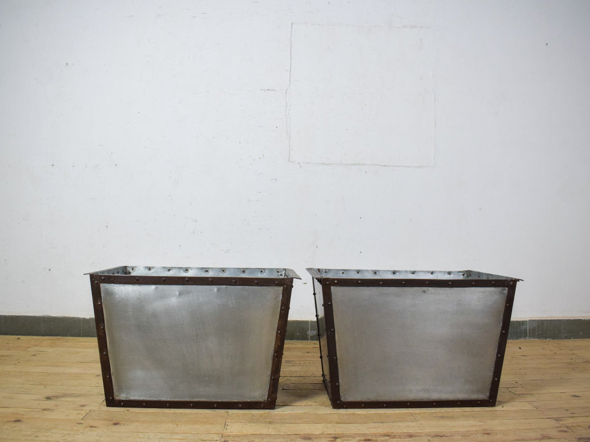 MILLWARDS® Handmade Vintage Style Galvanised Riveted Trough Planter - 64 cm