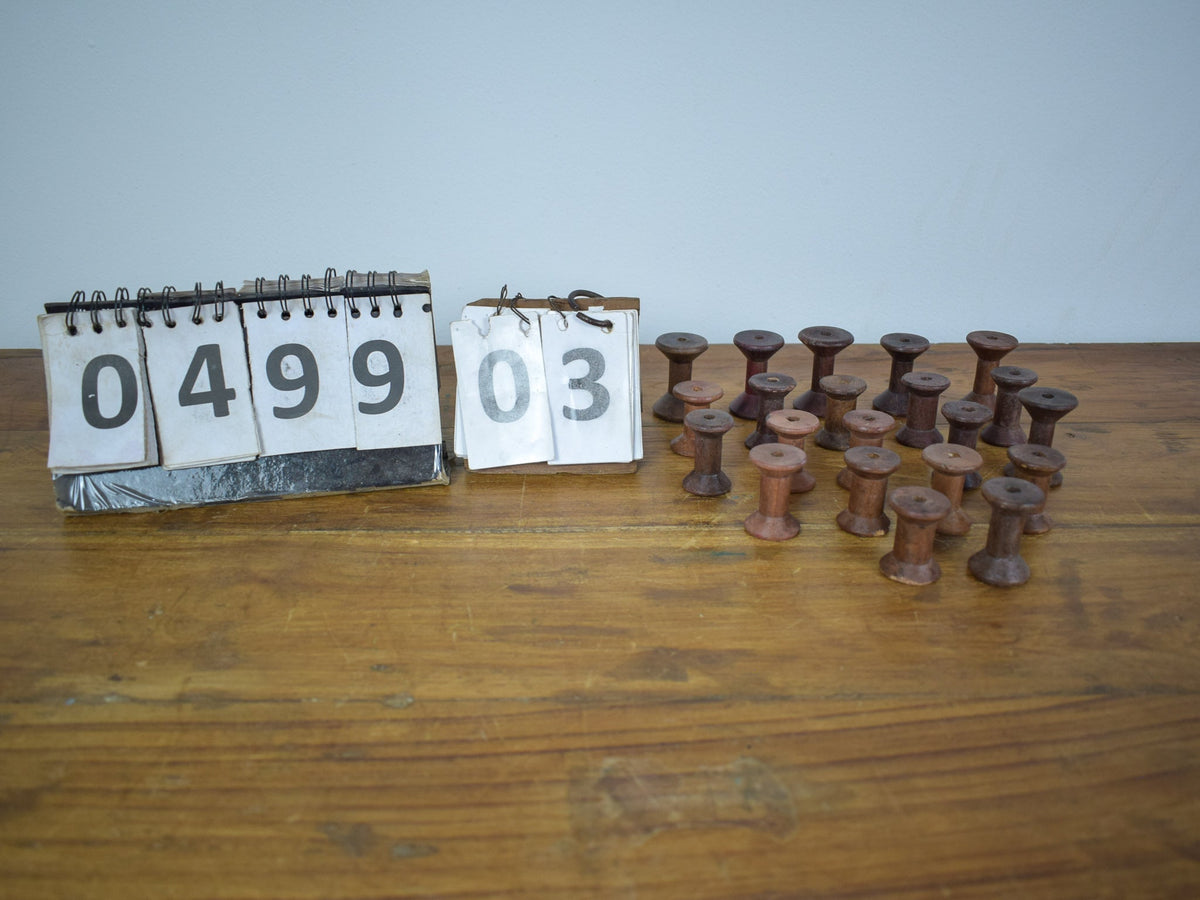 Set of 100 Vintage Wooden Bobbins Bobbin Reels