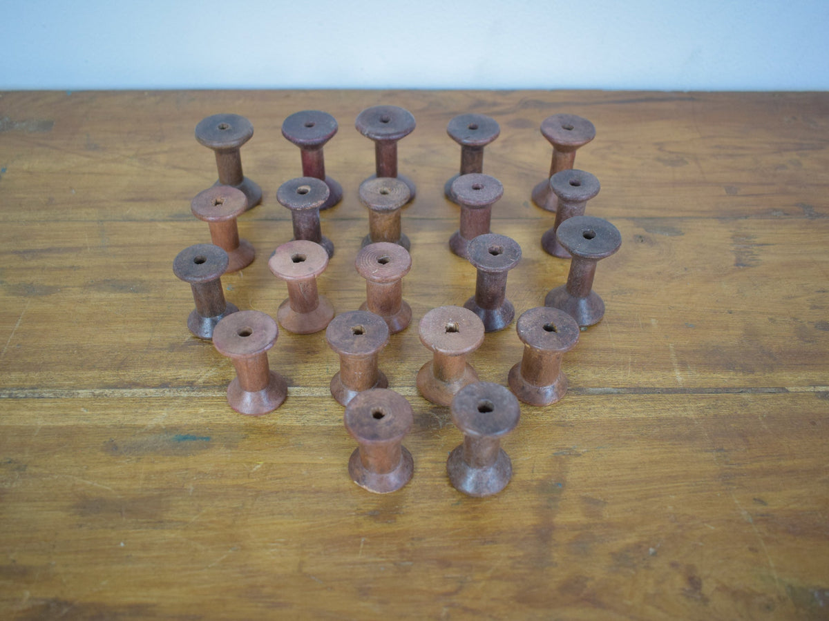 Set of 100 Vintage Wooden Bobbins Bobbin Reels