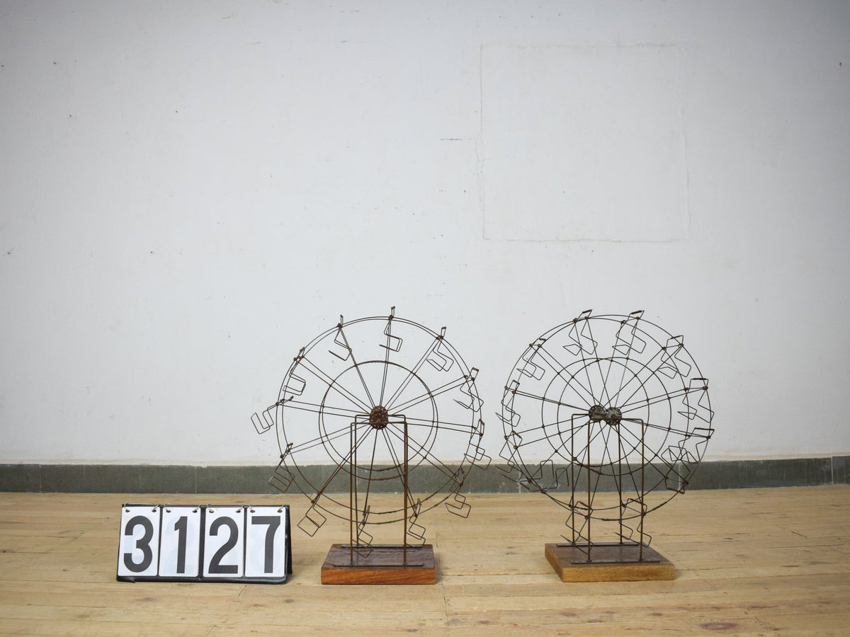 Vintage Style Hand Made Spinning Metal Wire Ferris Wheel Display