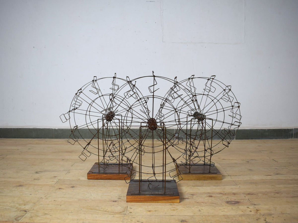Vintage Style Hand Made Spinning Metal Wire Ferris Wheel Display