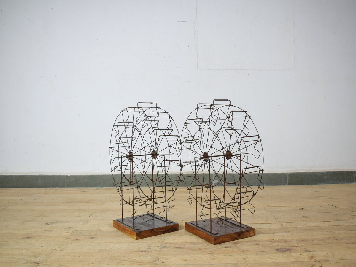 Vintage Style Hand Made Spinning Metal Wire Ferris Wheel Display