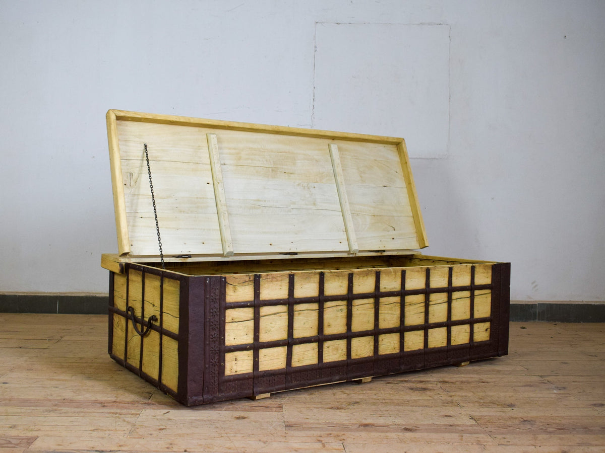 Vintage Rustic Wooden Chest Box Coffee Table