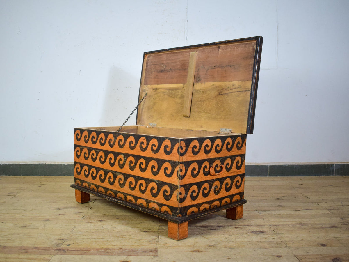Hand Painted Vintage Coffee Table Chest Trunk Box