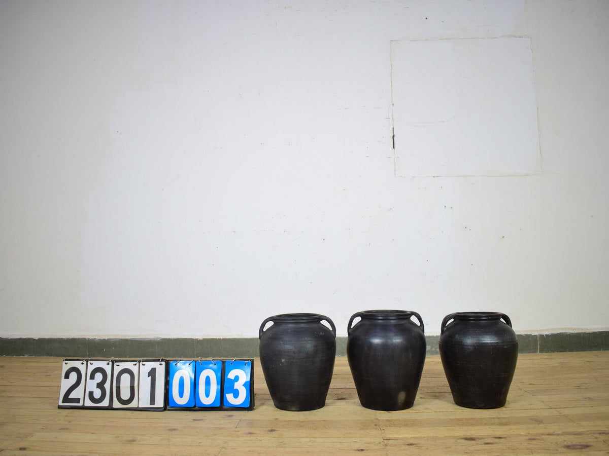 Handmade Antique Design Black Clay Pot Urn