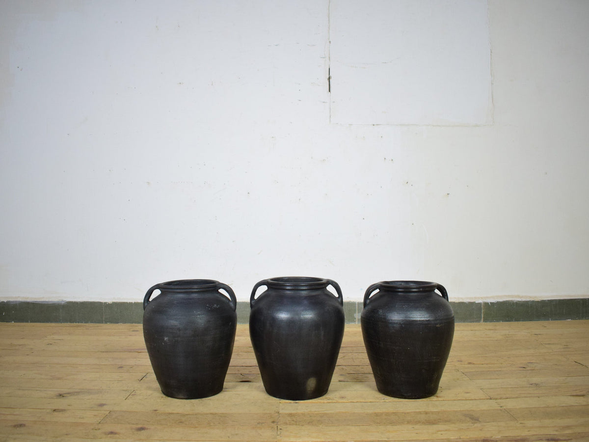 Handmade Antique Design Black Clay Pot Urn