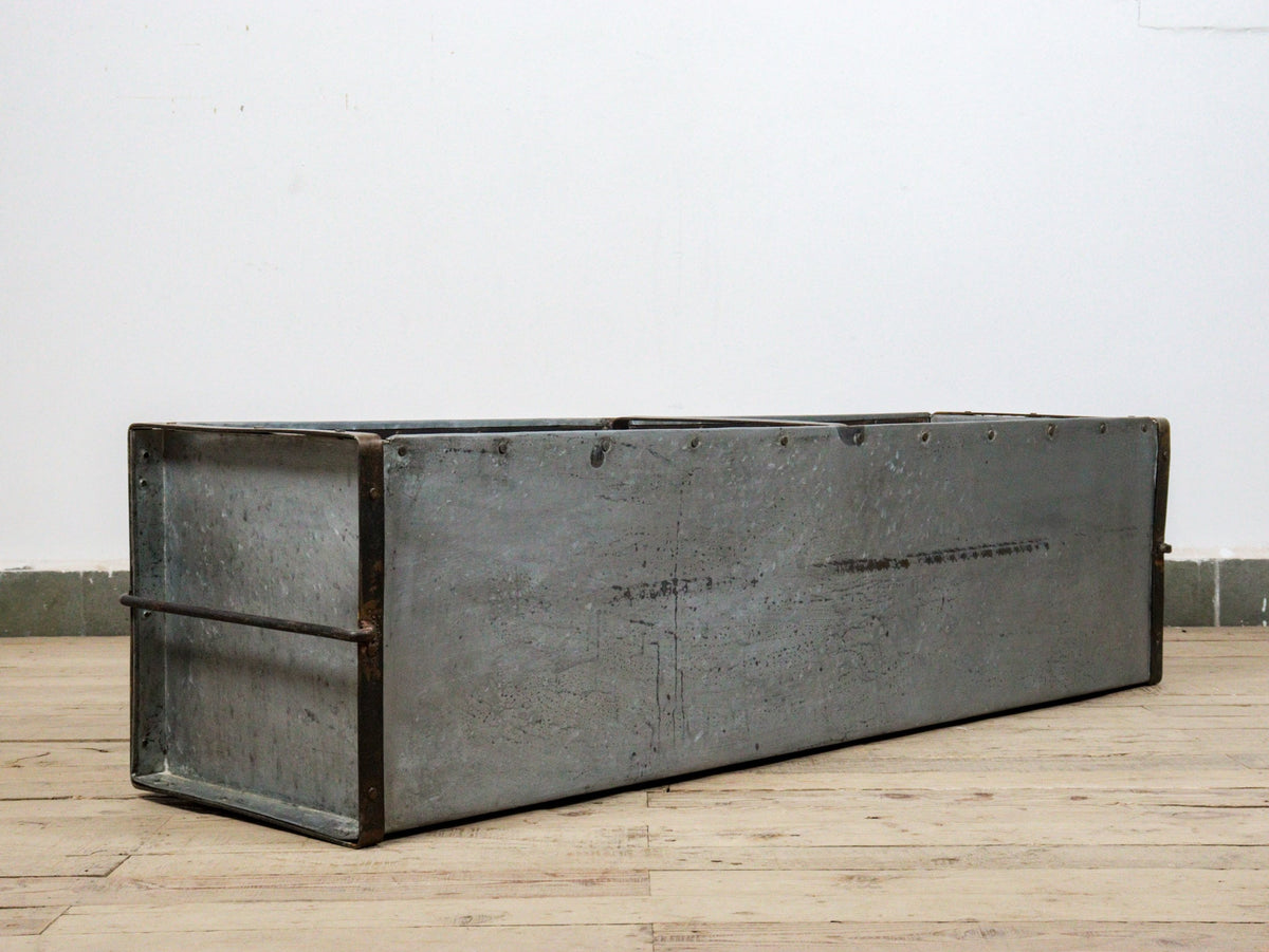 MILLWARDS® Handmade Vintage Style Galvanised Trough Planter - 122 cm