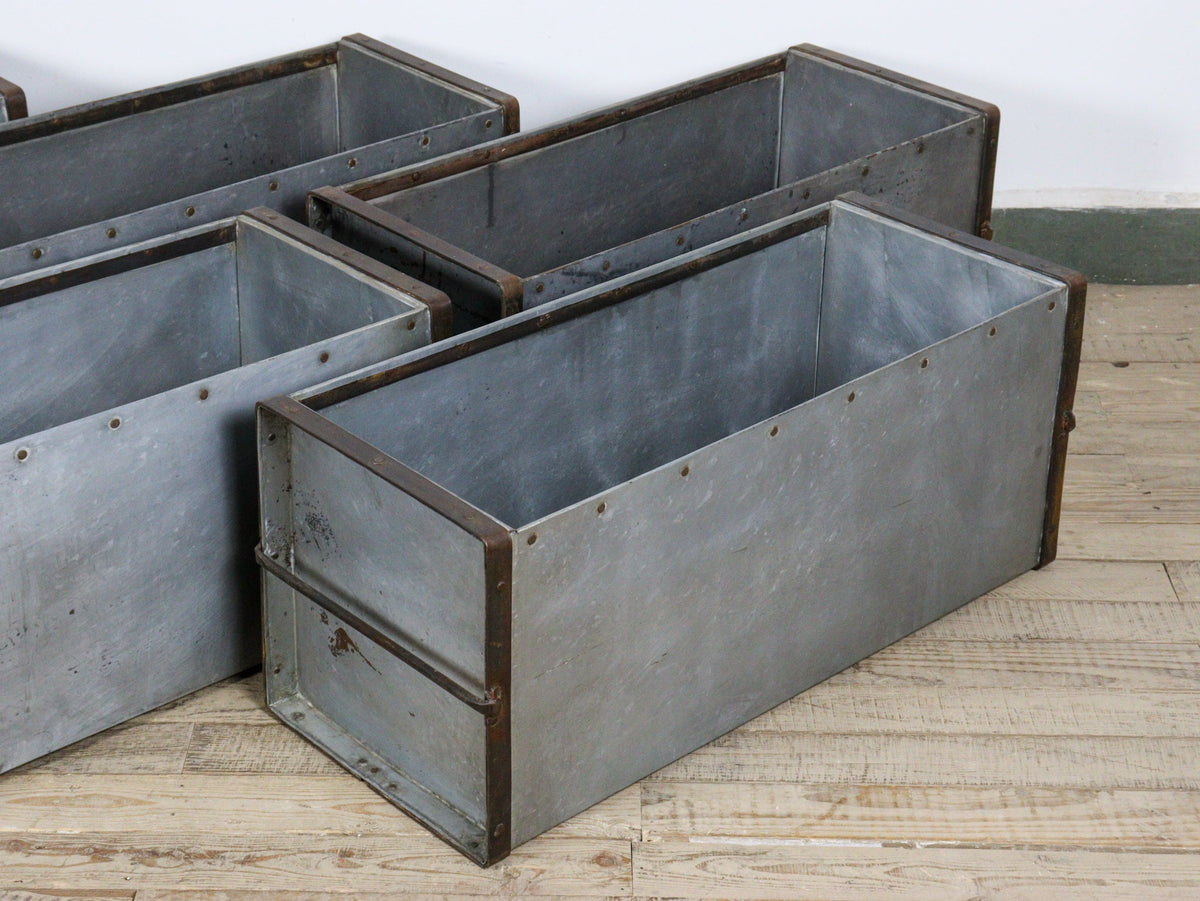 MILLWARDS® Handmade Vintage Style Galvanised Trough Planter - 78 cm