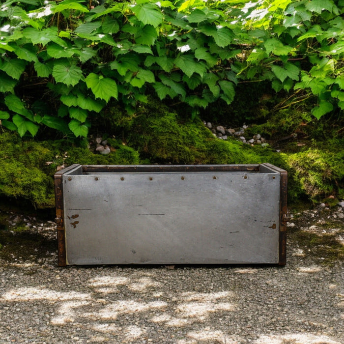 MILLWARDS® Handmade Vintage Style Galvanised Trough Planter - 78 cm